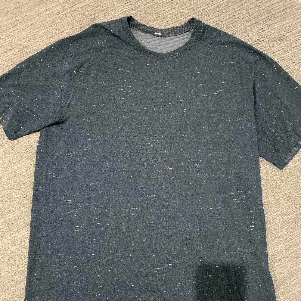 Lululemon dri fit short sleeve workout shirt